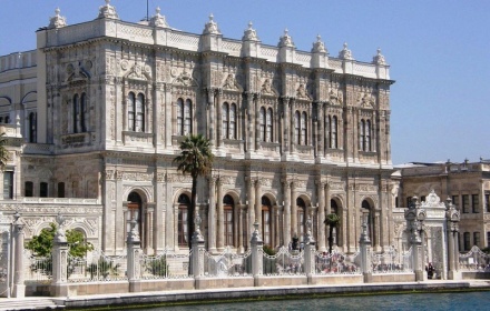 Dolmabahce Palace, Bezmi Alem Mosque Tour & Bosphorus Cruise