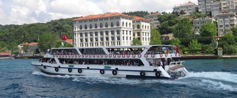 Dolmabahce Palace, Bezmi Alem Mosque Tour & Bosphorus Cruise